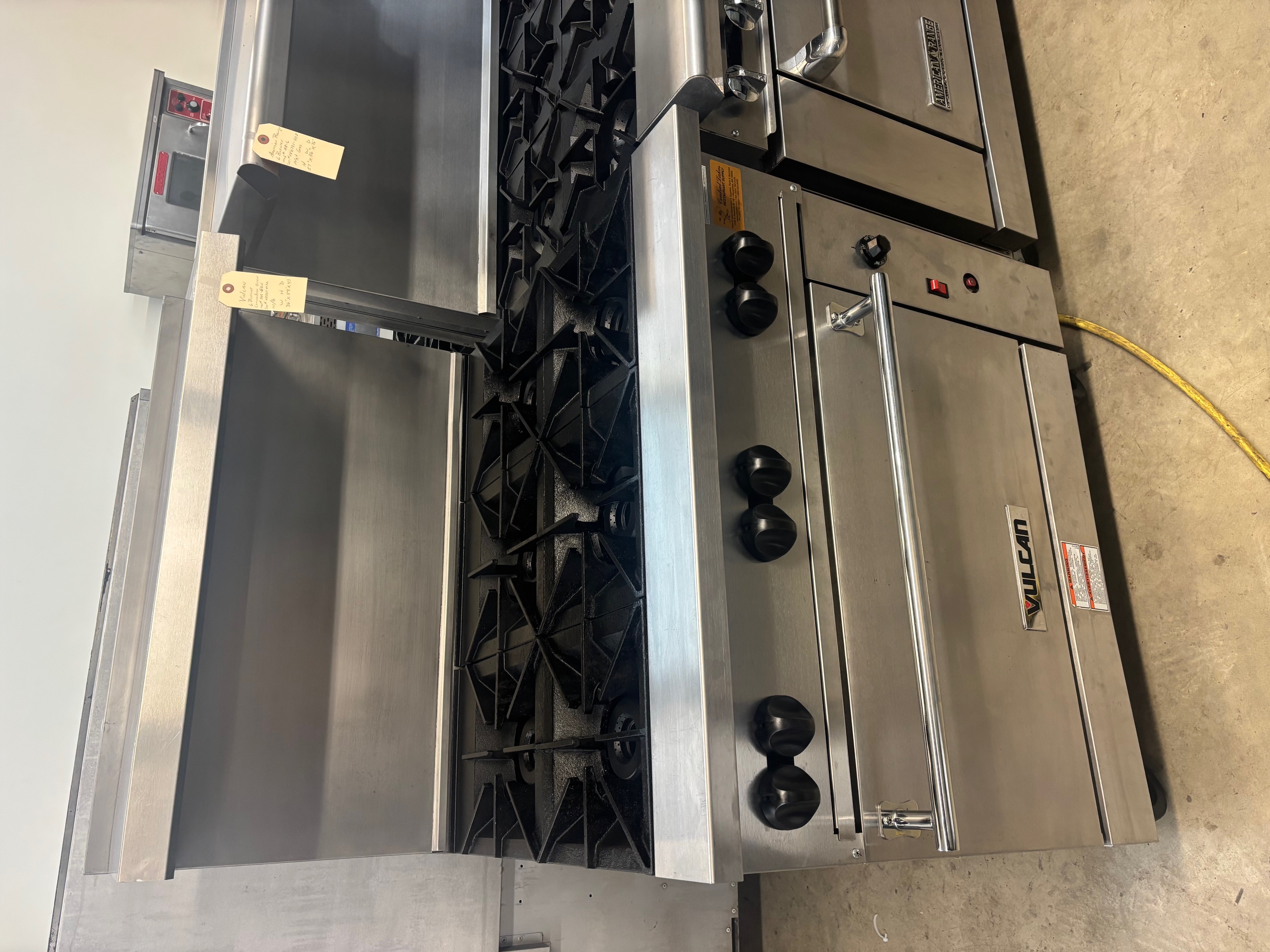 Vulcan 6 Burner Range with Convection Base